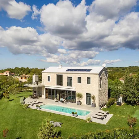 Villa Astounding Istra 4 Bedrooms Mediterranean Influence Private Pool Mini Golf Course *
