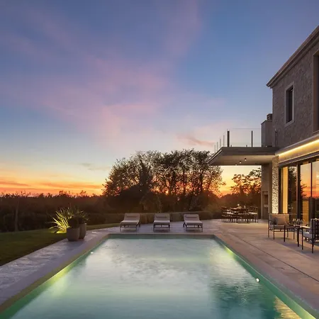 Astounding Istra 4 Bedrooms Mediterranean Influence Вилла Святой Ловреч Пазенатички